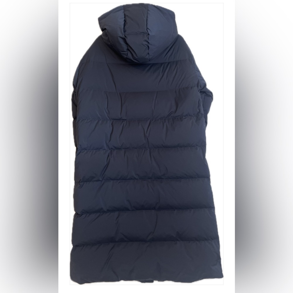 Theory Side-Button Puffer Coat in City
Poly Olve Woman - Picture 5 of 14